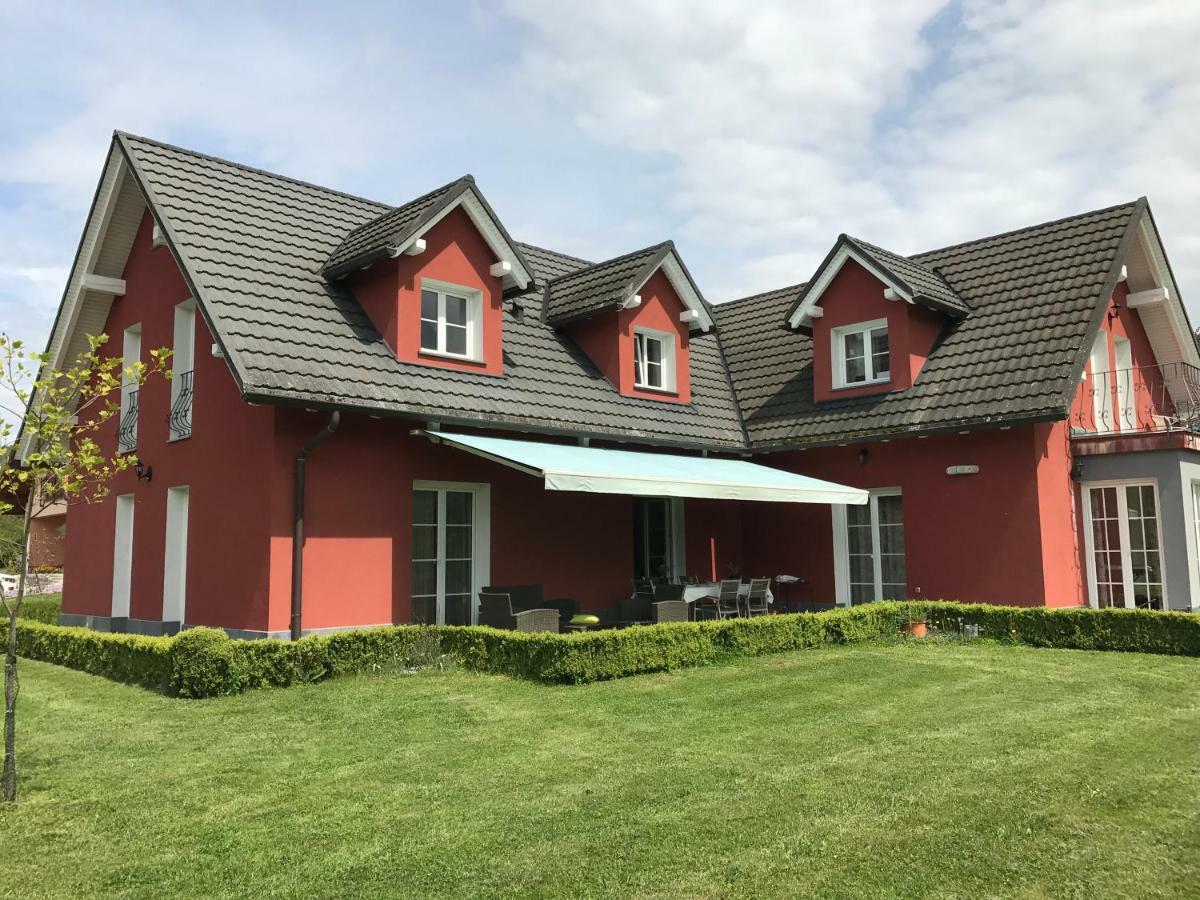 Linden Garden Apartment بوستوينا المظهر الخارجي الصورة